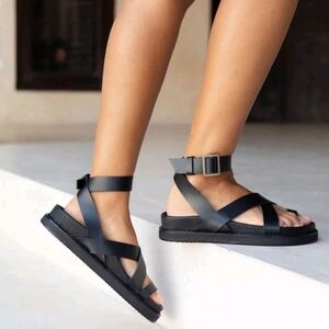 Liberte Leather Bronte Sandals SIZE 7